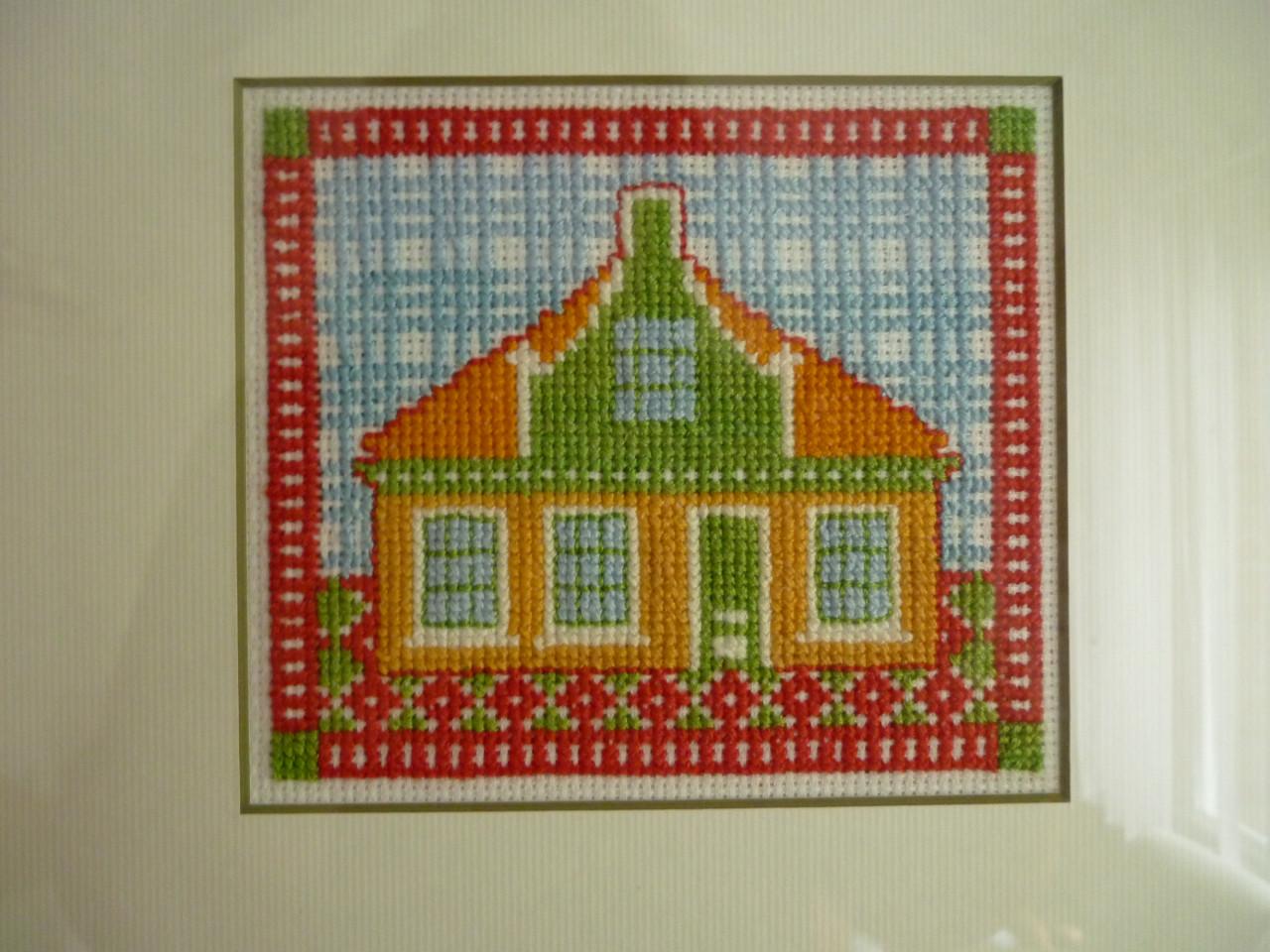 Voltooide kruissteek – Boerderijen in Nederland in lijst 26x103 cm
