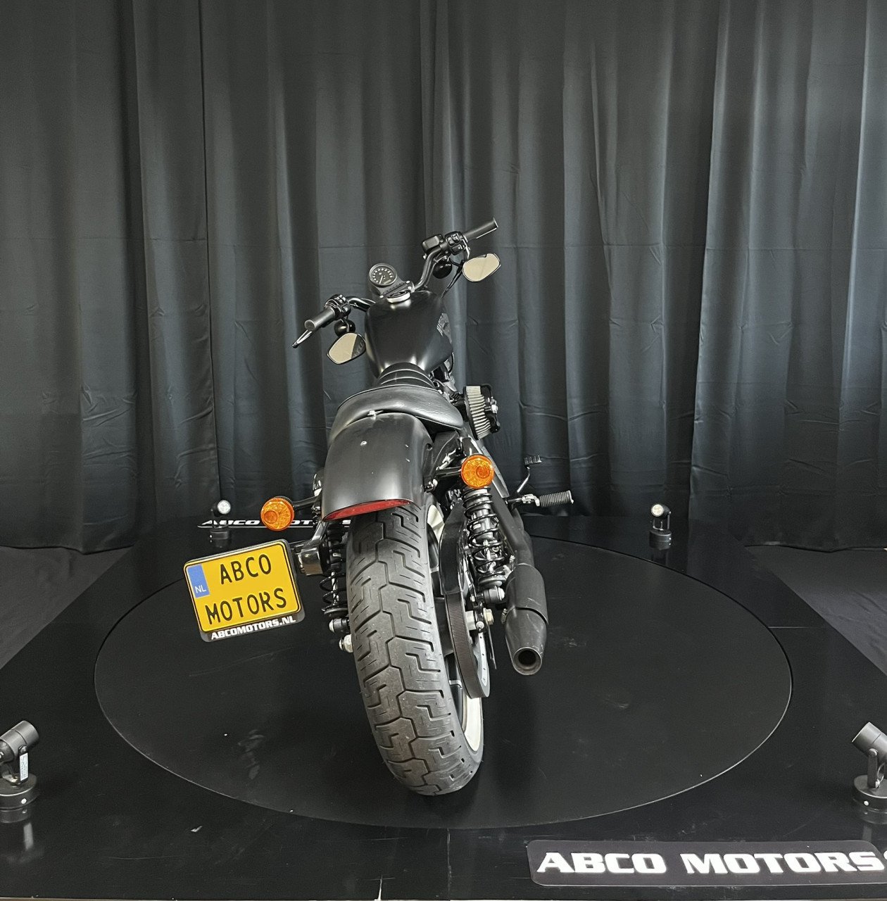 HARLEY-DAVIDSON SPORTSTER IRON XL 883 N