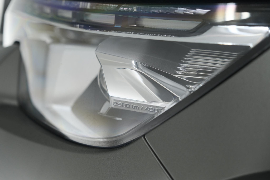 Peugeot 3008 puretech 130 eat6 allure | camera | navigatie | apple carplay 