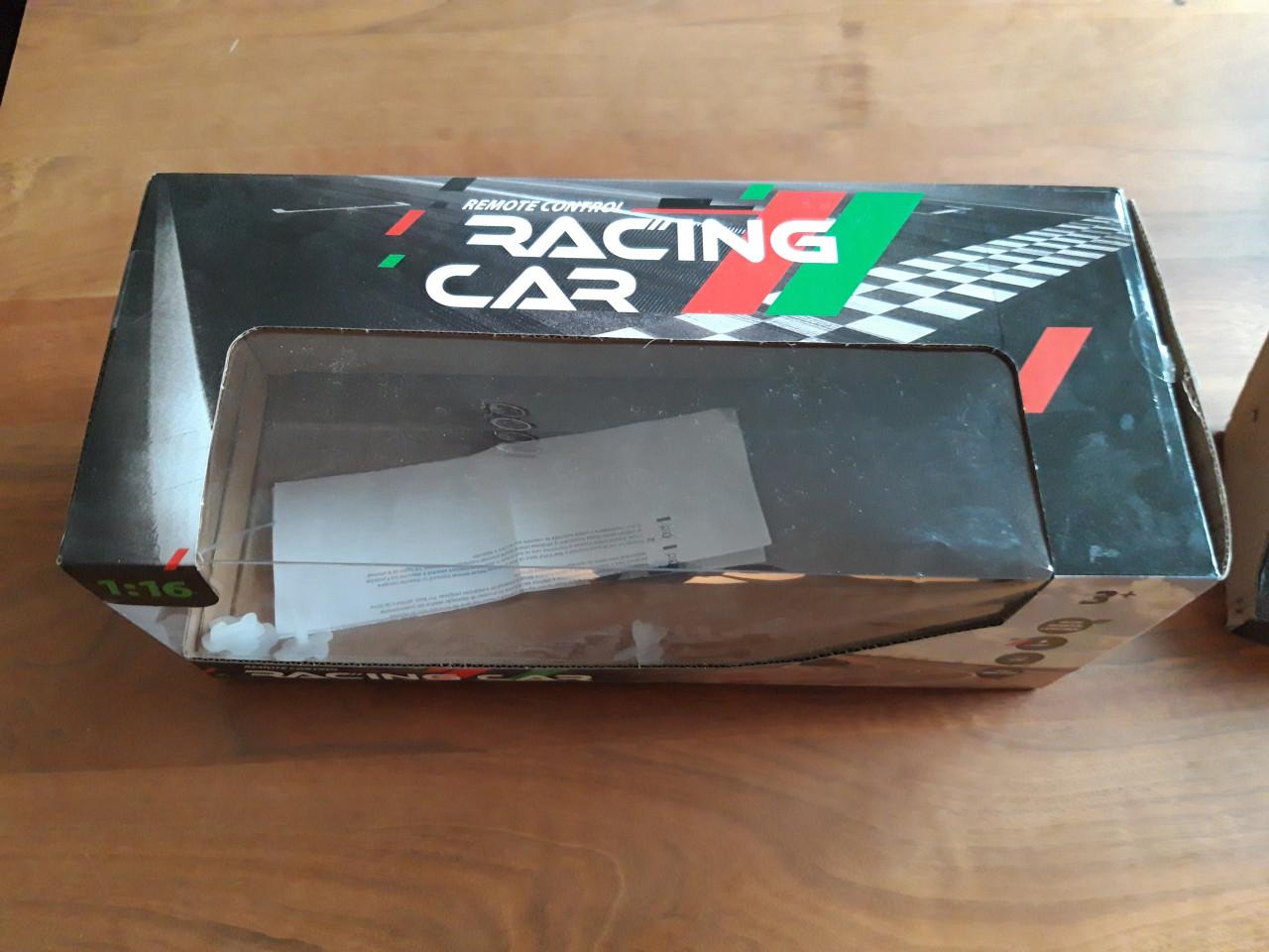 Raceauto met afstandsbediening ( NIEUW )