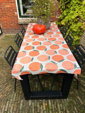 Tuintafel met metalen onderstel (hardhout)