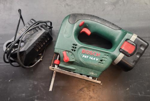 Bosch decoupeerzaag op accu PST 14.4V, accu slecht
