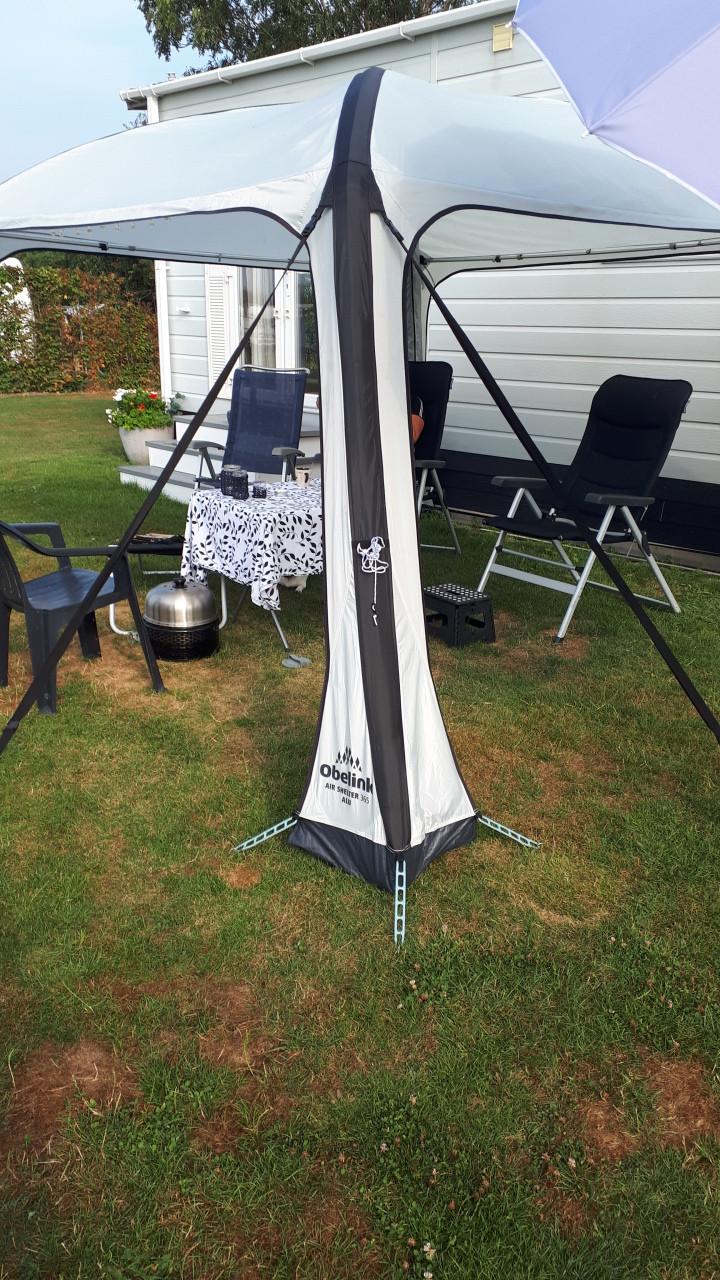 Opblaasbare partytent. Obelink Air Shelter