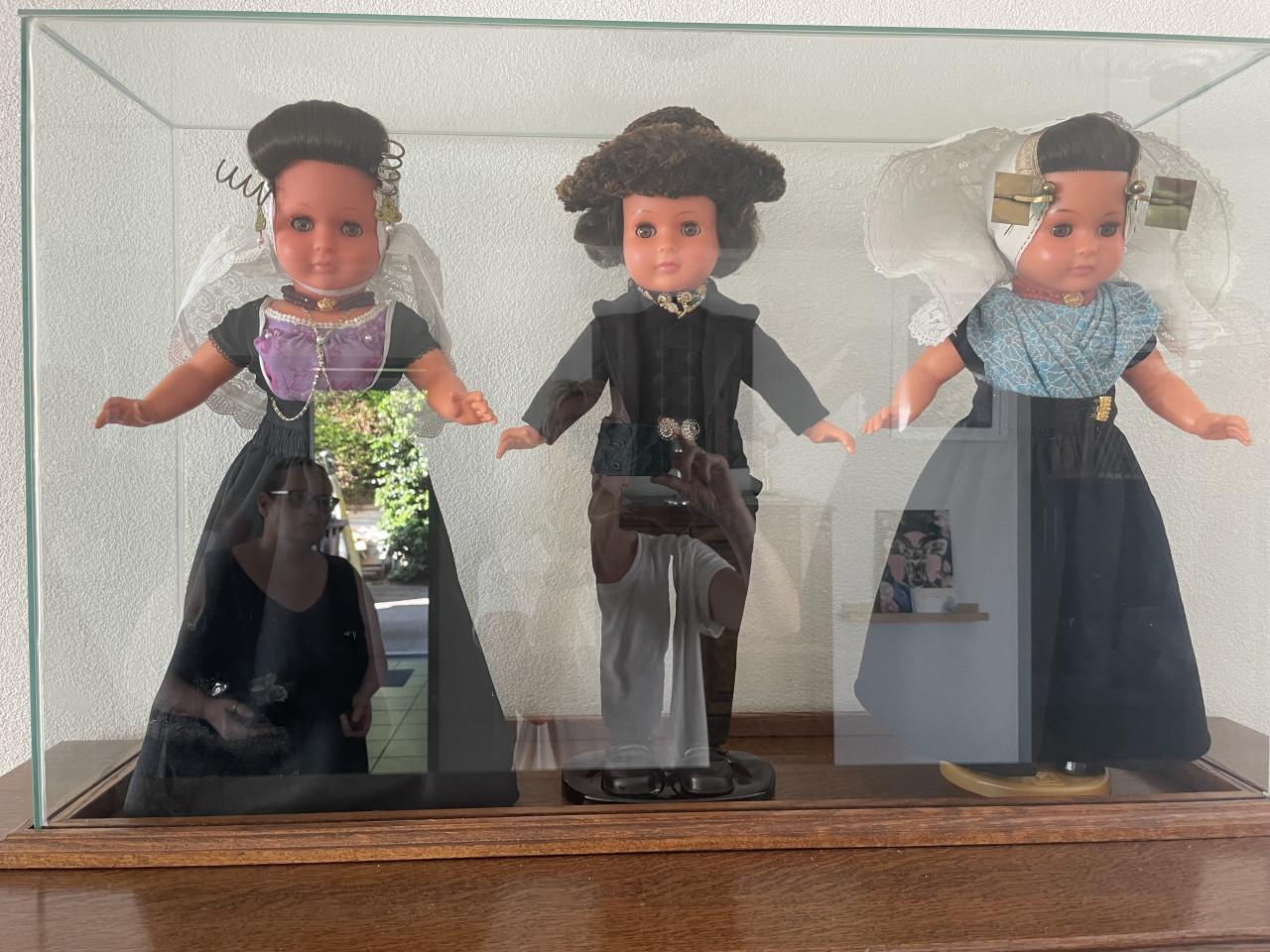 3 poppen in Zeeuwse klederdracht