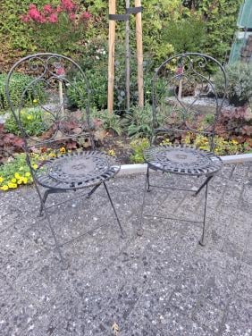 Set gietijzeren tuinstoelen
