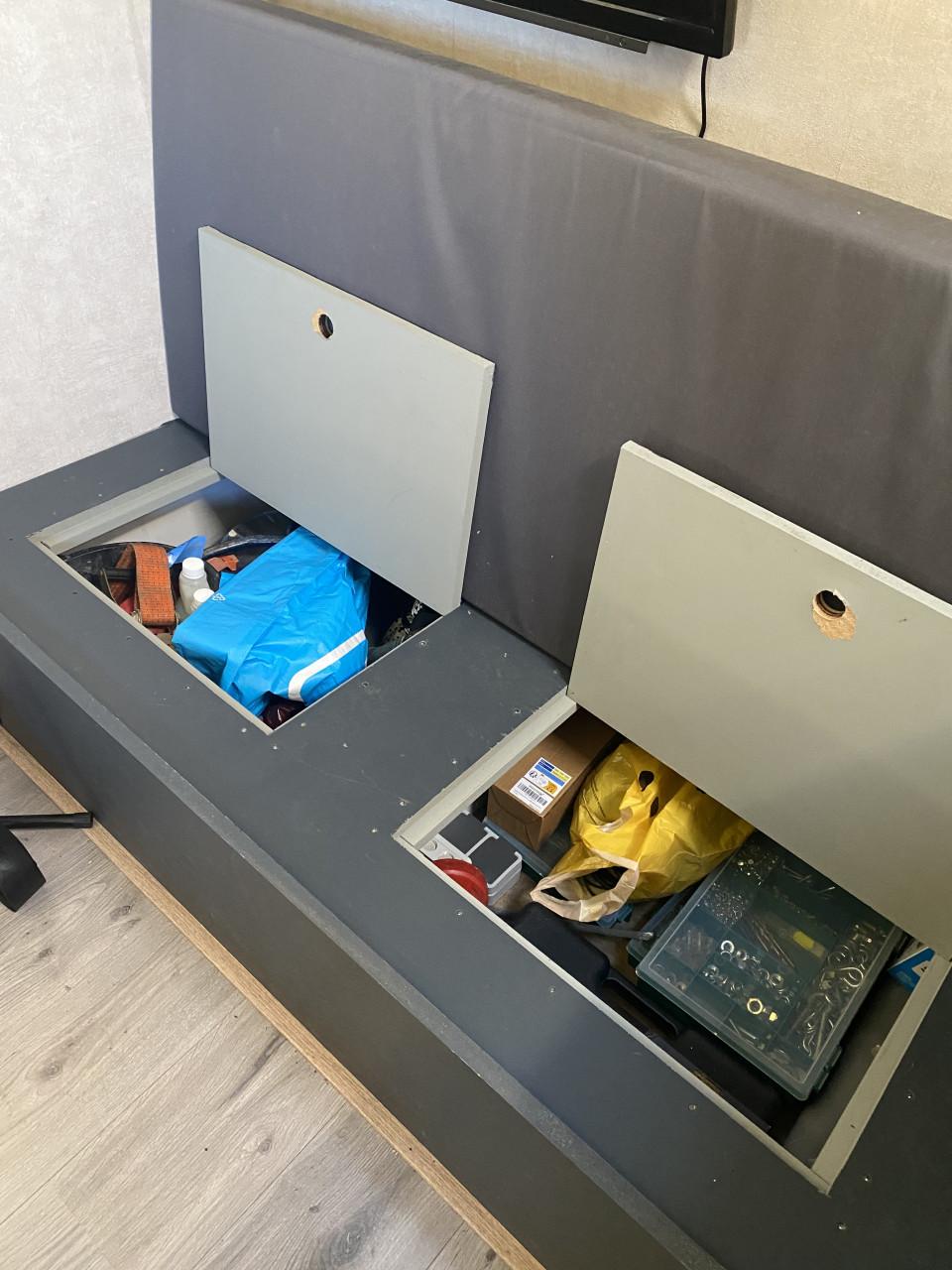 Iveco Camper Vrachtwagen 7,5 ton met 50CC scooter