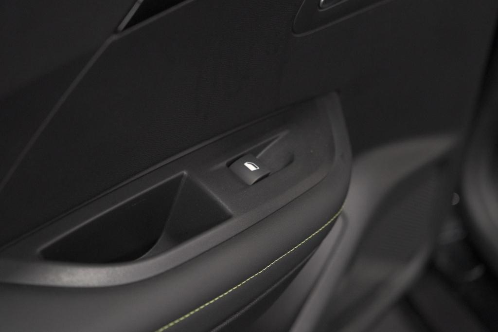 Peugeot 2008 puretech 130 eat8 gt | camera | apple carplay | parkeersensore