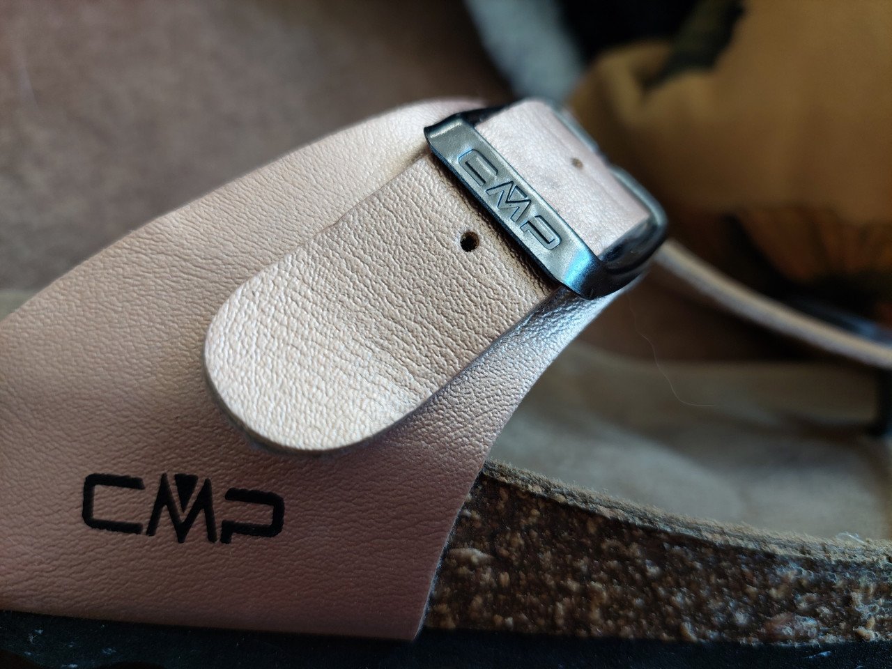 Nieuwe rosé damesteenslippers mt 38 CMP