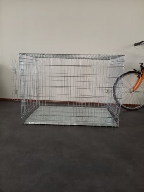Grote hondenbench (L 123 cm B 80 cm H 88 cm) te koop
