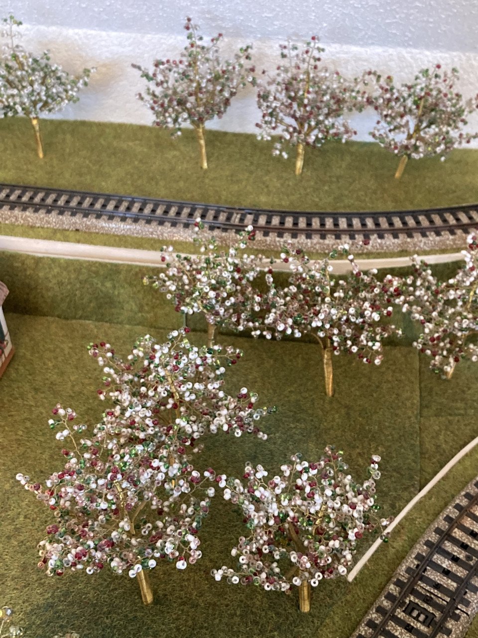 Kralenboompjes voor treinbaan HO-spoor