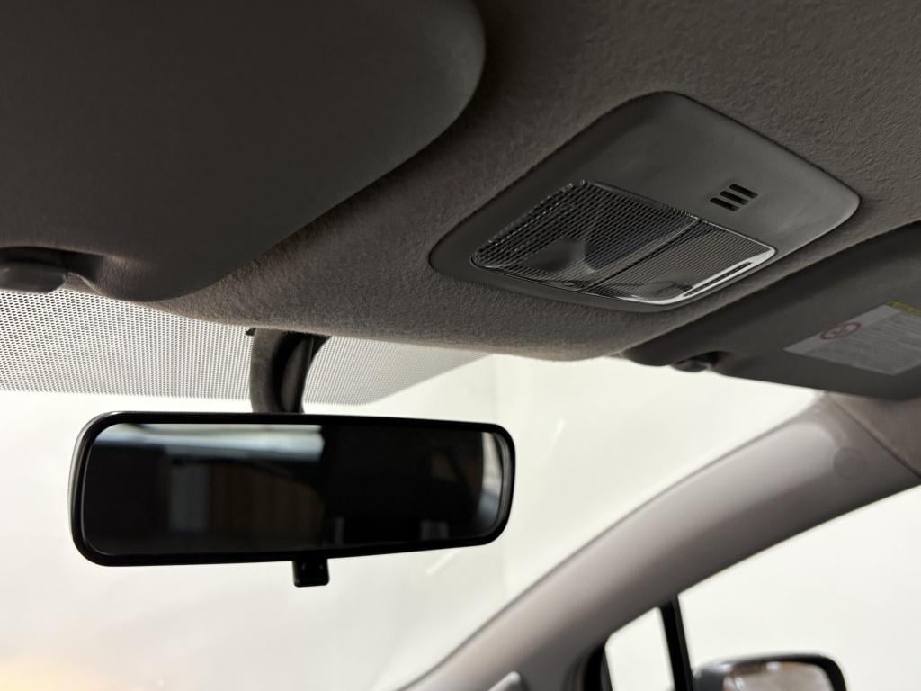 Toyota Yaris 1.3 vvti aspiration | clima | trekhaak | lm velgen |