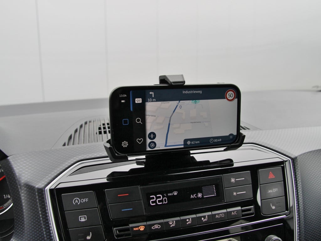 Volkswagen UP! active 5drs. clima | cruise | camera | vol!