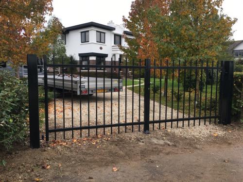 Bij elk type woning past een mooie Inrijpoort.