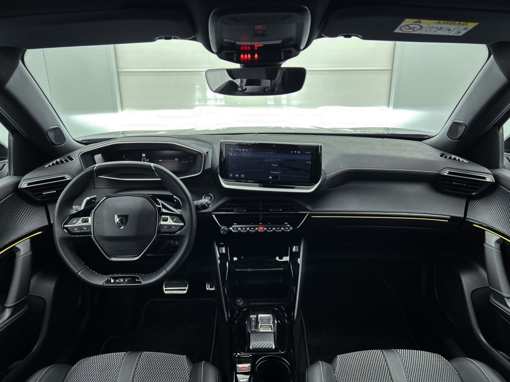 Peugeot 2008 130 pk gt automaat | rijklaar | 360 camera | navigatie |