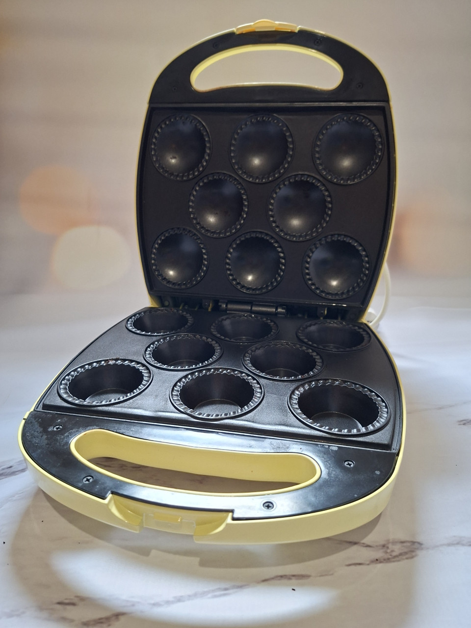 Retro cupcake maker