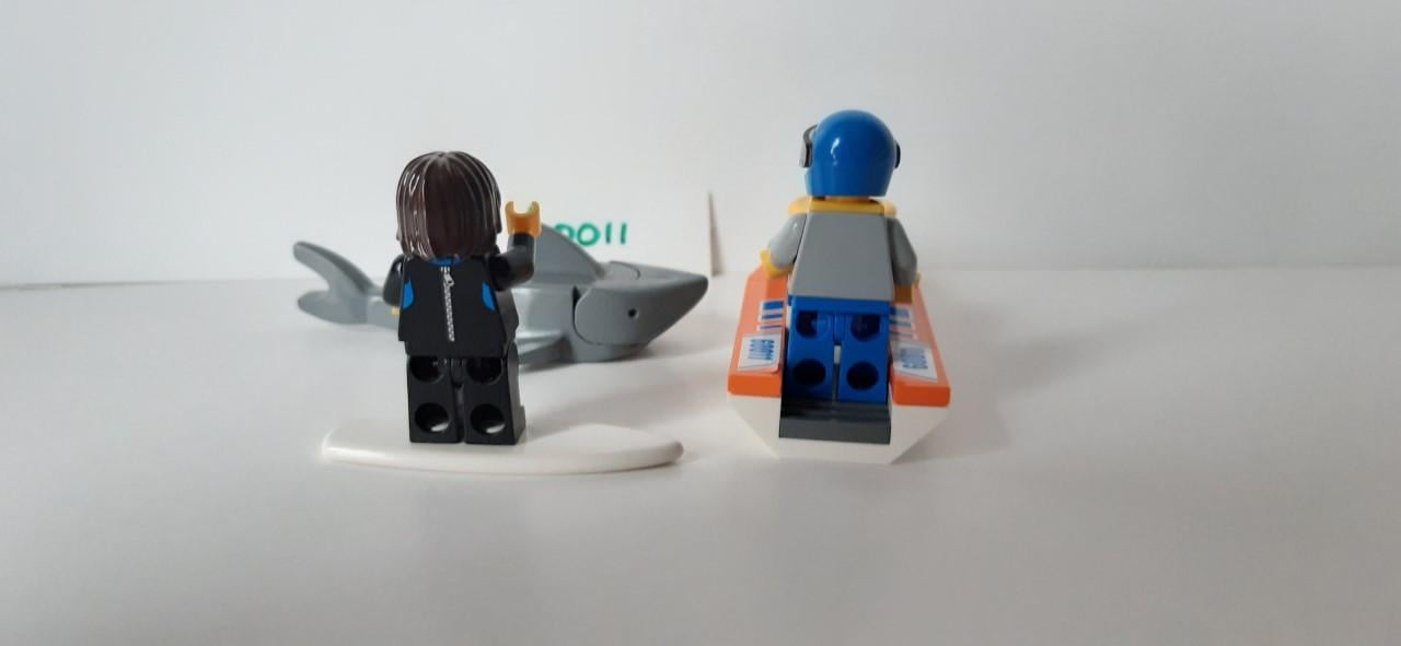 Lego 60011: surfer redding