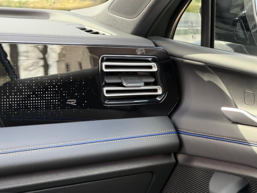 Volkswagen Tiguan 1.5 ehybrid r-line | black line | 360 camera | trekhaak |