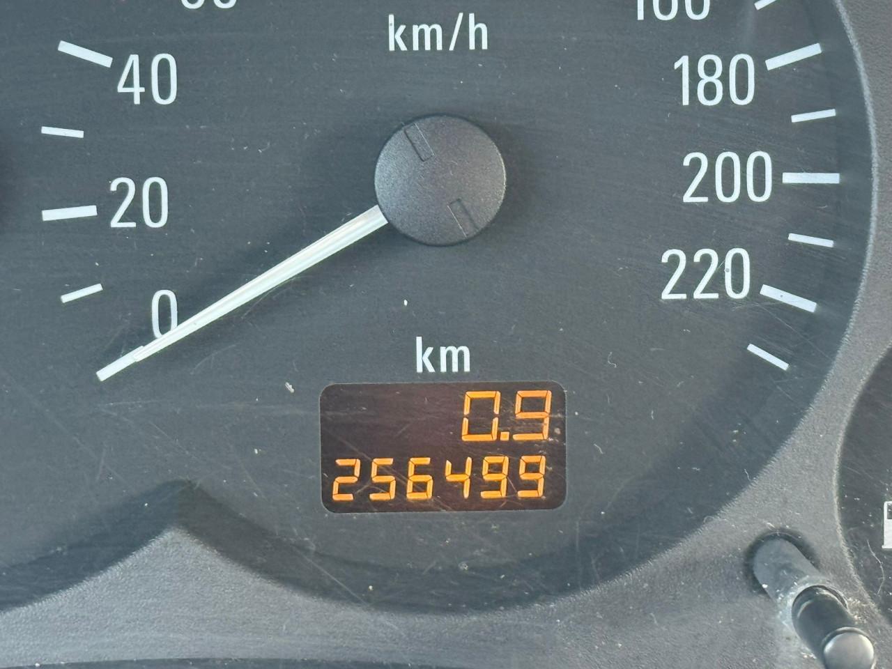 Opel meriva bj 2004  1250 euro