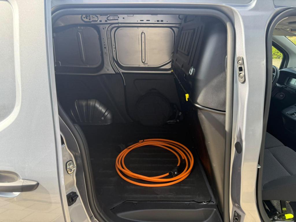 Toyota Proace city electric challenger 50 kwh