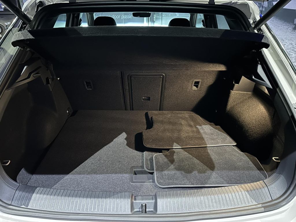 Volkswagen T-roc 1.5 tsi r-line business *keyless*appconnect*iqlight*