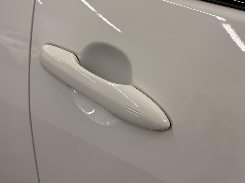 Toyota Yaris 1.5 hyb. executive| jbl| hud| pdc| adap.cruise| bsm| camera