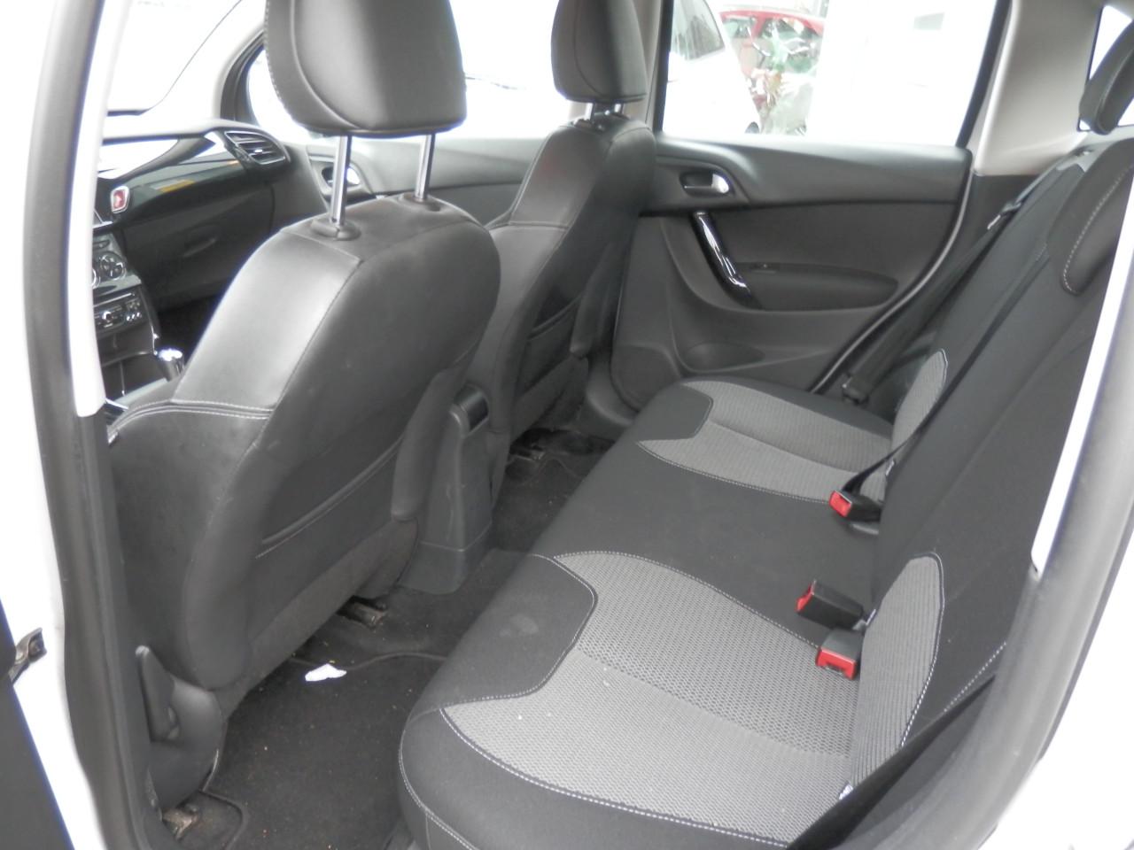 Auto Garant Biedt Aan: Citroen C3 1.2 VTi Airdream  AUTOMAAT