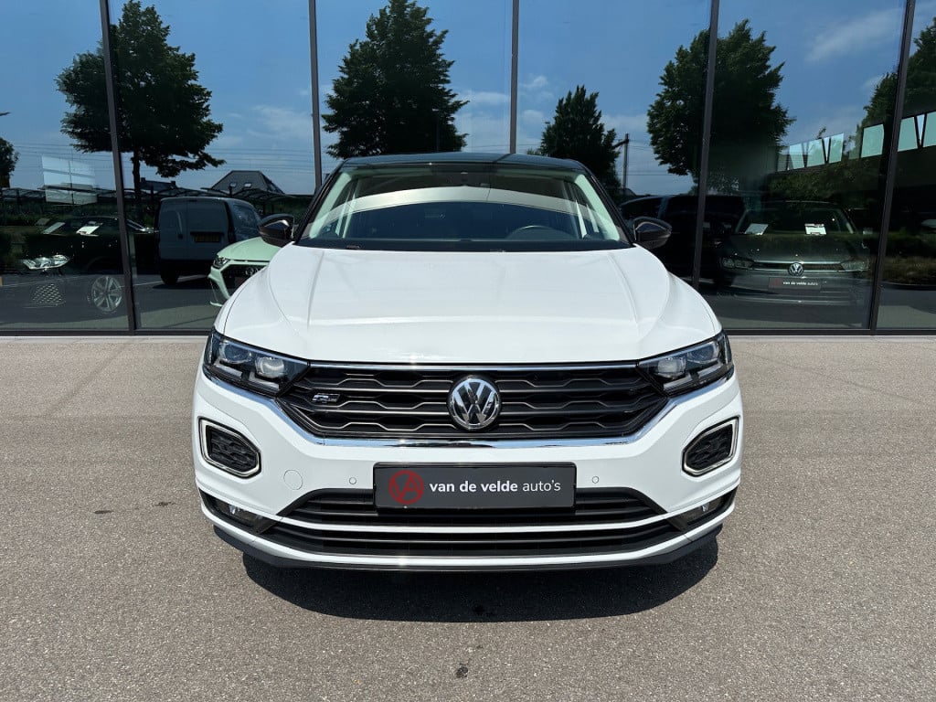 Volkswagen T-roc 1.5 tsi 150pk dsg r-line | 19 inch | led | trekhaak | virt