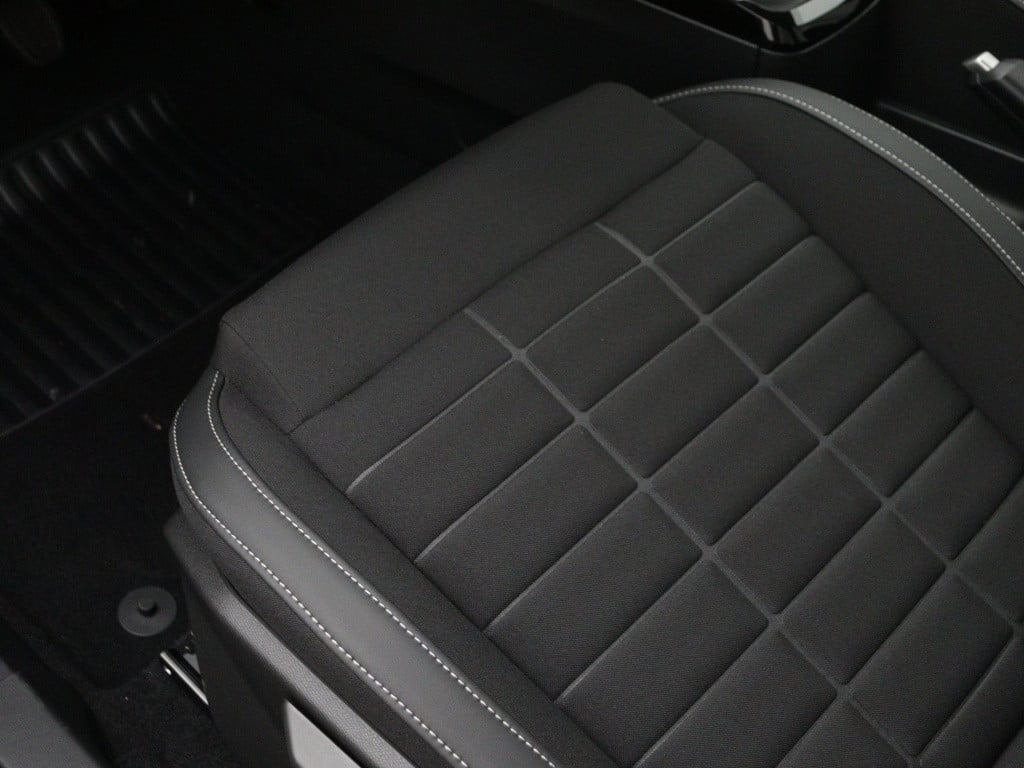 Citroen C3 1.2 turbo 100pk max | navigatie | apple carplay | lm velgen |