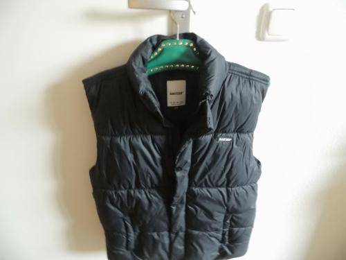 Bodywarmer van Raizzed maat 176.