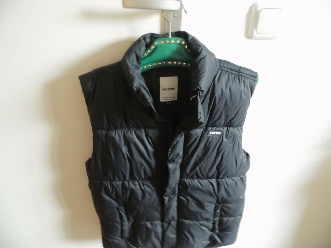 Bodywarmer van Raizzed maat 176.