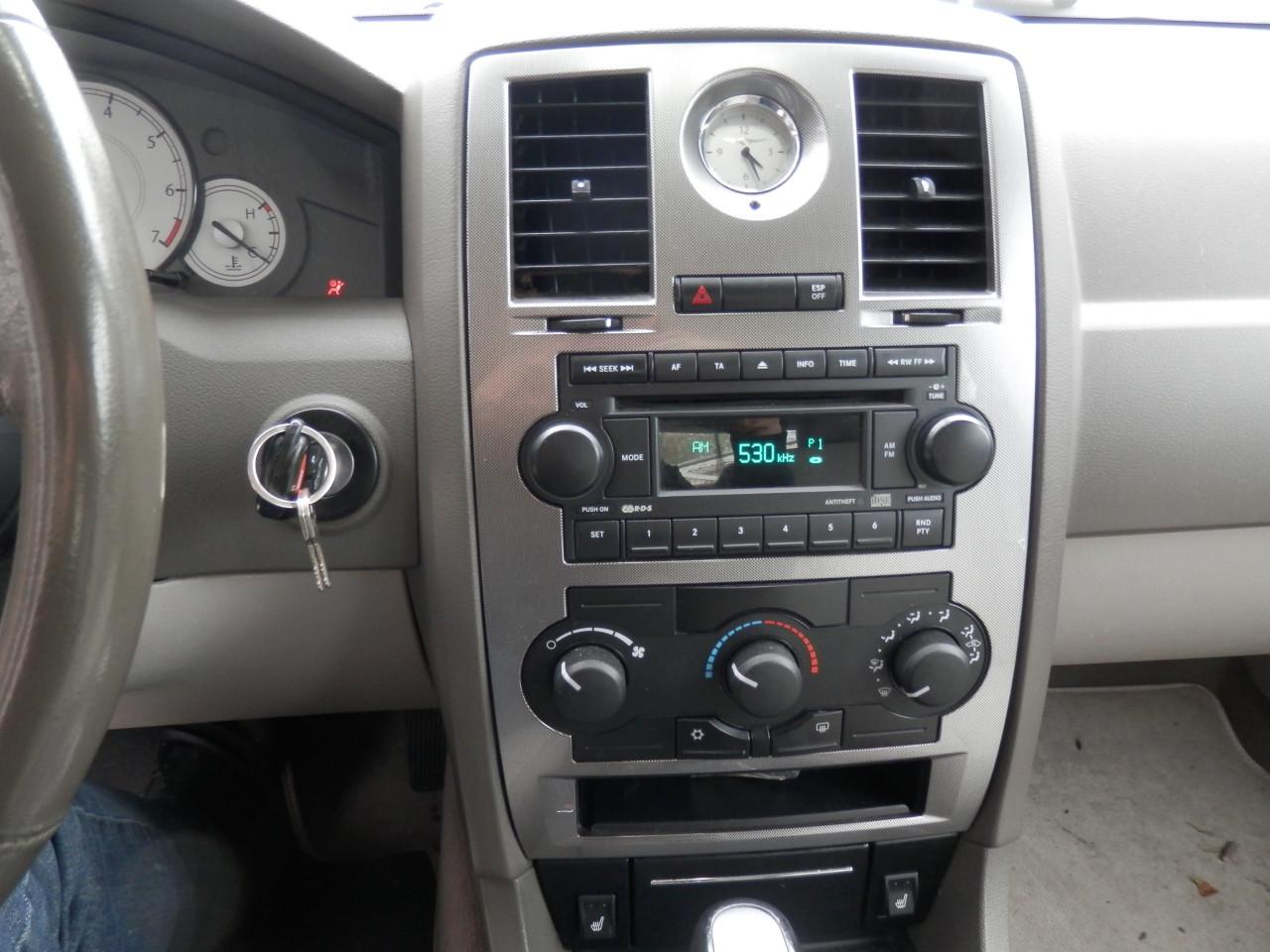 Auto Garant Biedt Aan: Chrysler 300c Special Edition