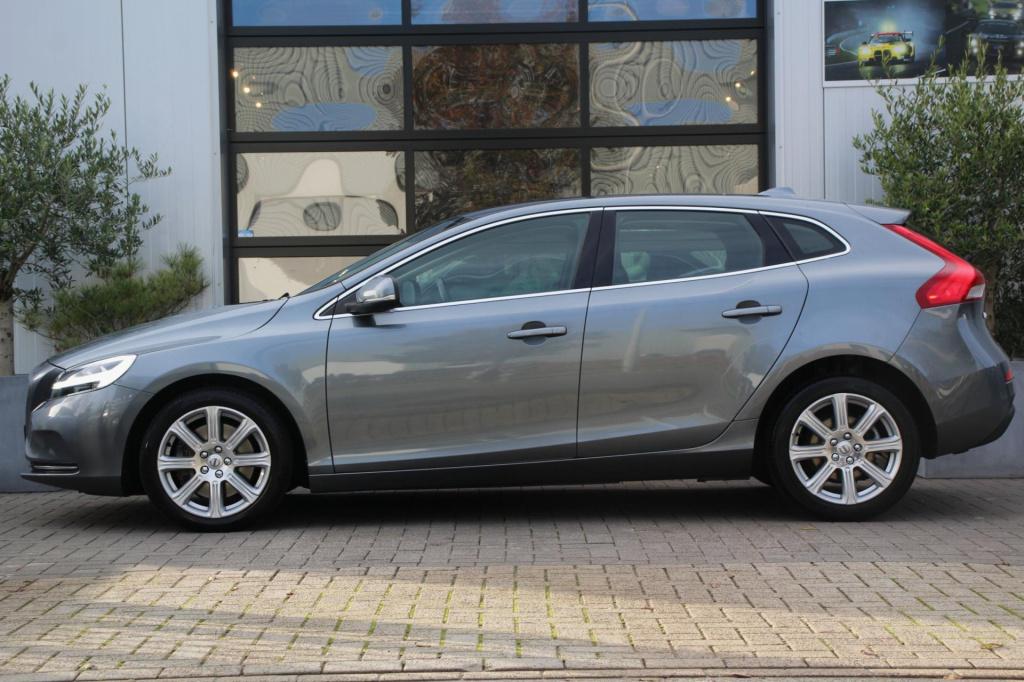 Volvo V40 1.5 t2 inscription aut. - leder - full led - navi - citycafety - 