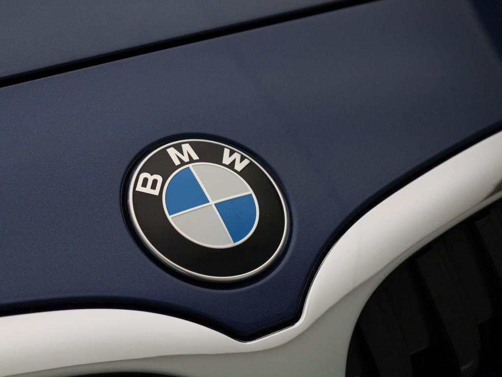 BMW 1 Serie 118i business edition | automaat | apple carplay / android auto