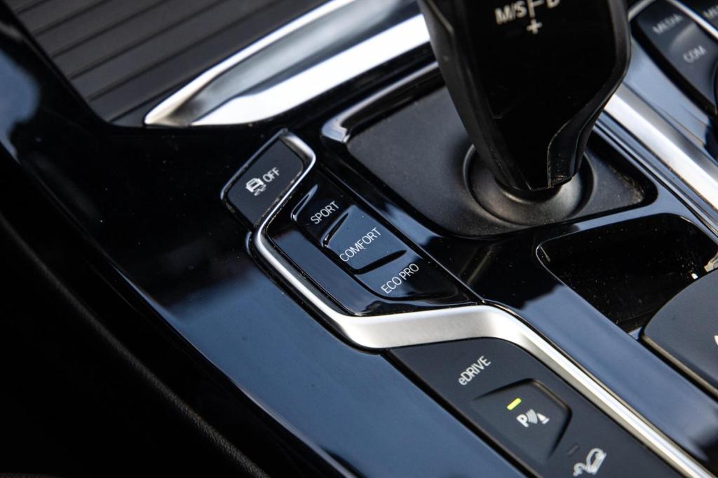 BMW X3 xdrive30e high executive bruin leer / panorama dak / automaat / plug