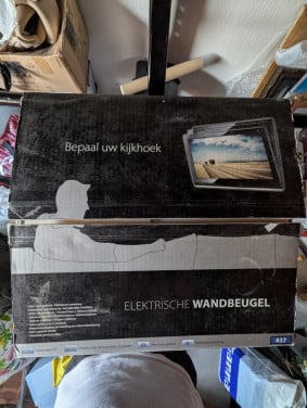 Electrisch verstelbaar tv ophang beugel