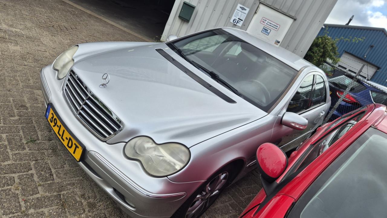 Mercedes C180 Kompressor BJ 2003 211.000Km