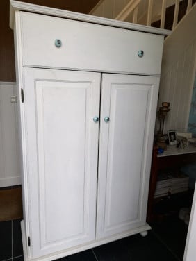 Grenen kast