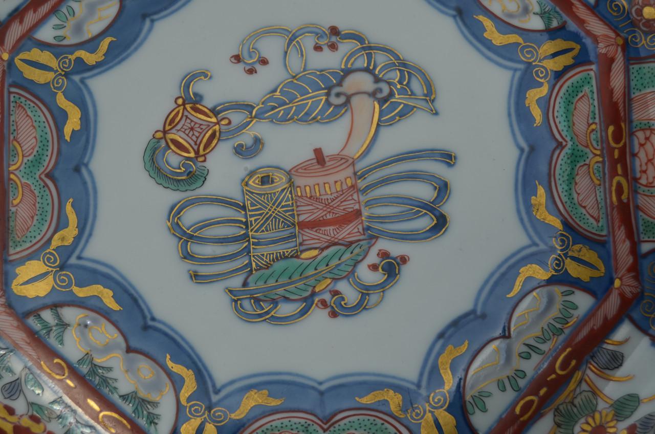 Porseleinen sierschotel, Japans Imari/Kutani-achtig decor