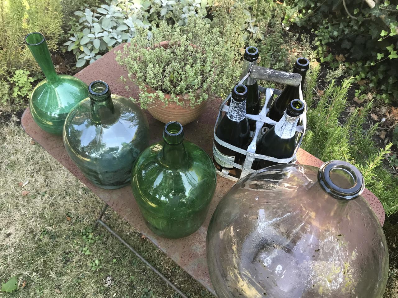 Glazen flessen,nieuw,oud en antiek