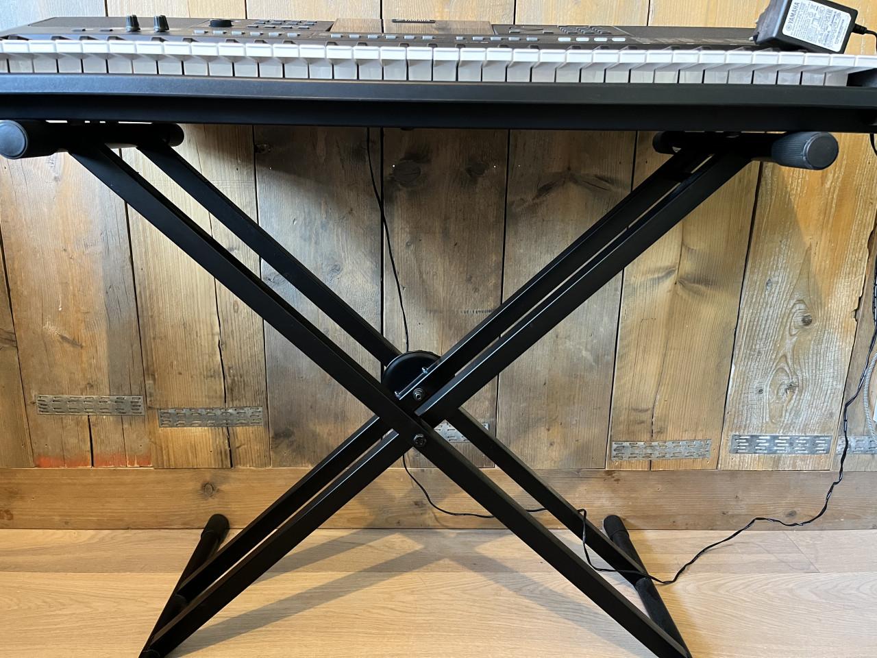 Yamaha PSR-E463 Keyboard