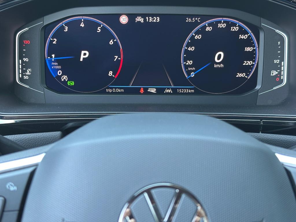 Volkswagen T-roc 1.5 tsi 150pk dsg r-line | black style | camera | keyless 
