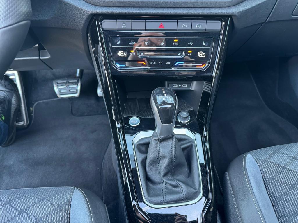 Volkswagen T-roc 1.5 tsi r-line black edition automaat , panoramaschuifdak 