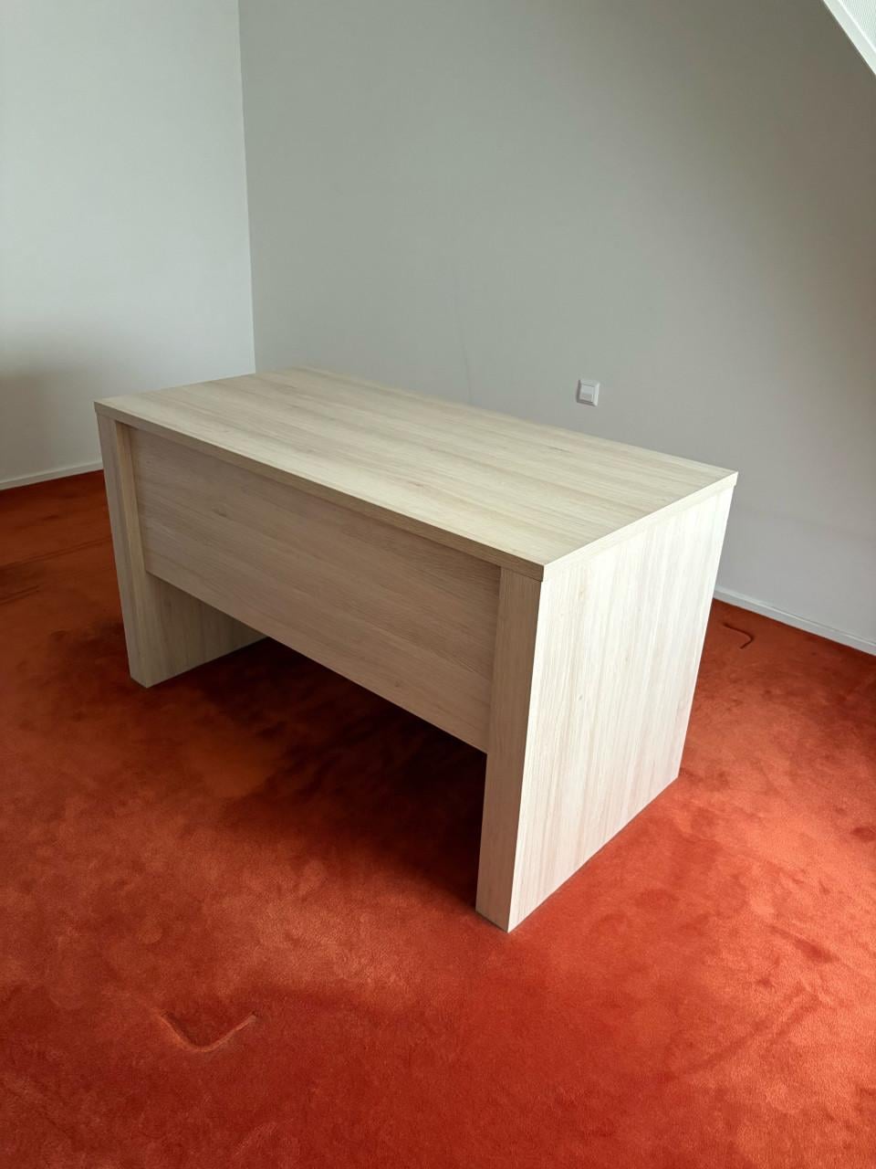 Houten bureau 130x67x76 cm