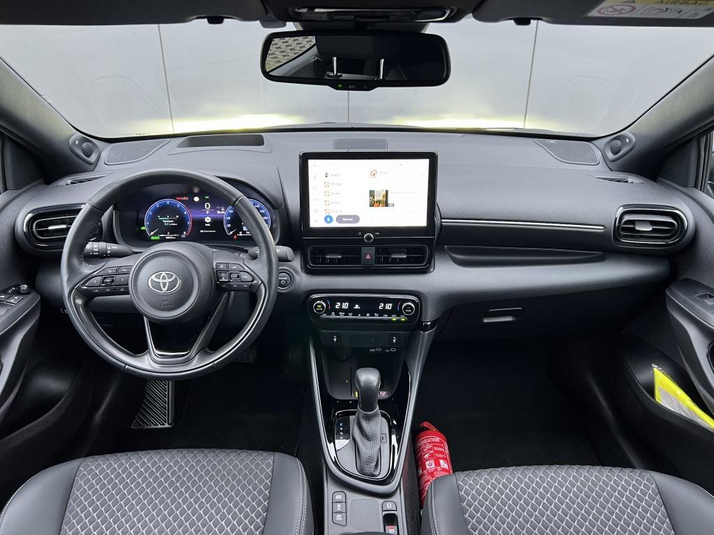 Toyota Yaris 1.5 hyb. 130 executive | trekhaak | jbl audio | half leder