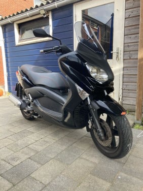 Yamaha X max 250 16.000 km in zeer goede staat.