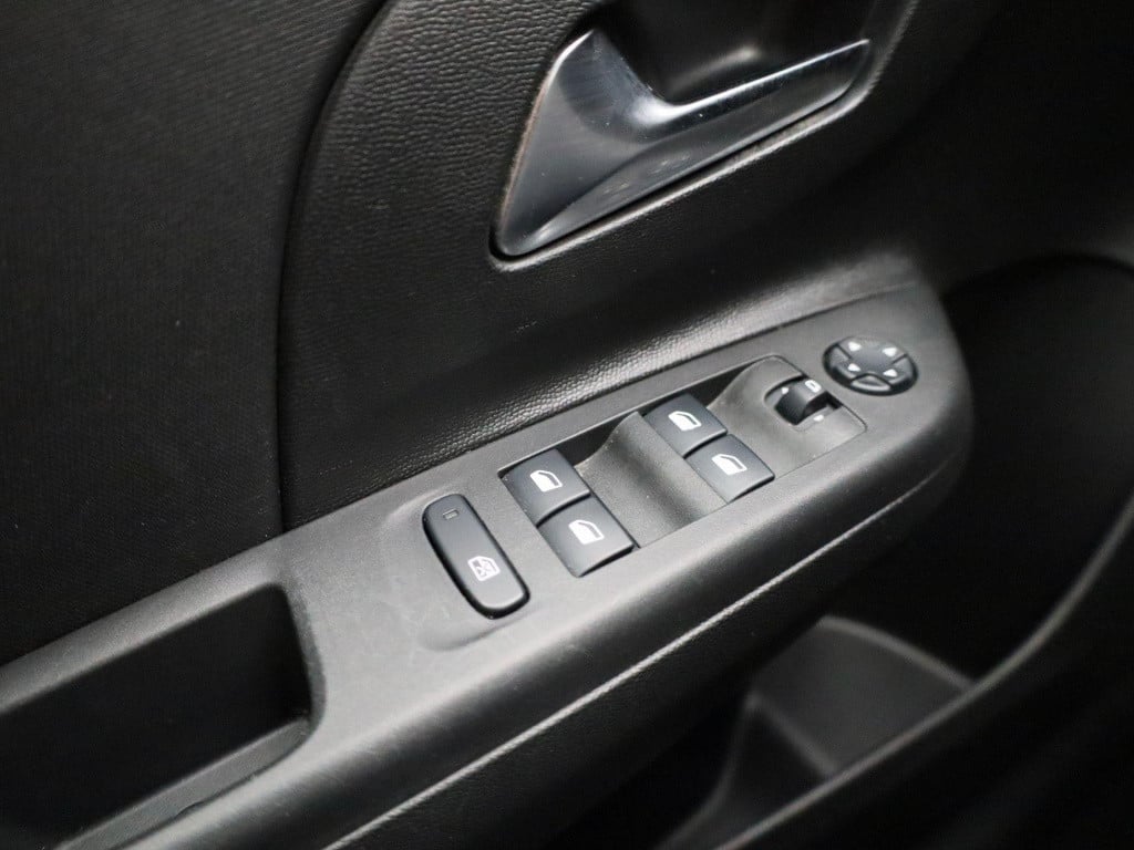 Opel Corsa 1.2 edition 100pk | parkeersensoren | apple carplay/android auto