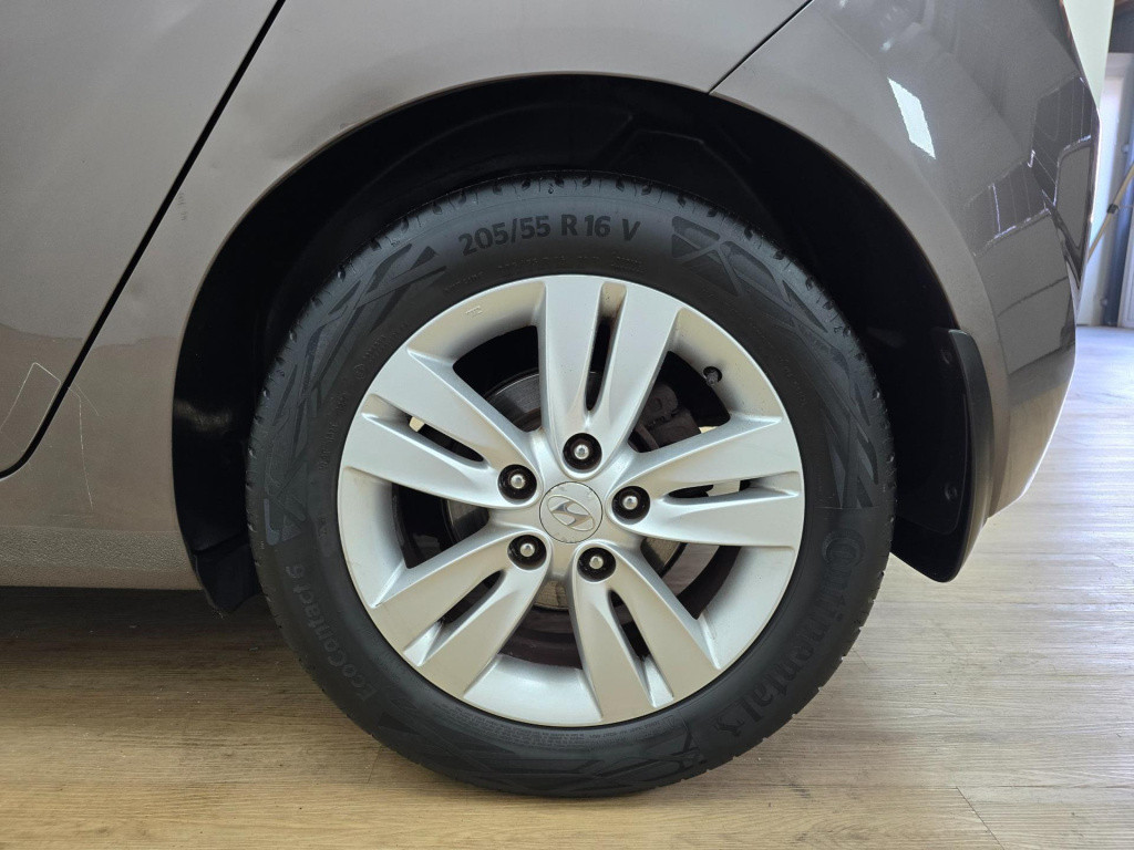 Hyundai Ix20 occasion 1.4i met trekhaak, cruisecontrol en clima airco | twe