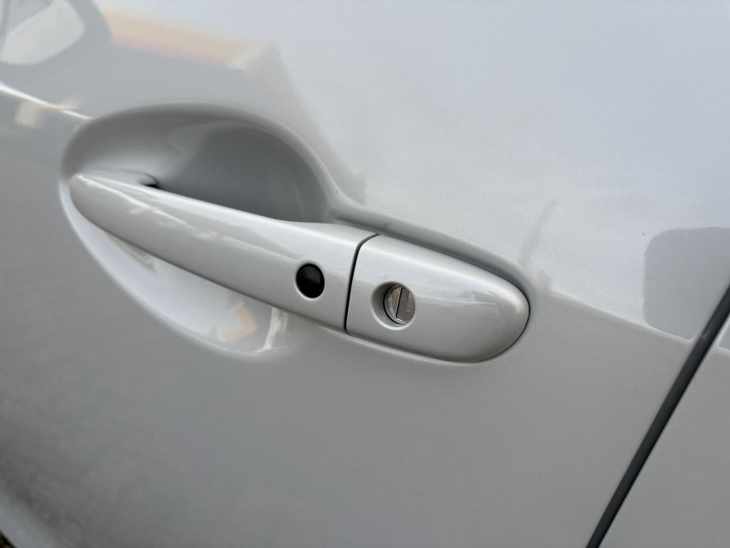 Mazda 2 1.5 skyactiv-g gt-m keyless entry headup display