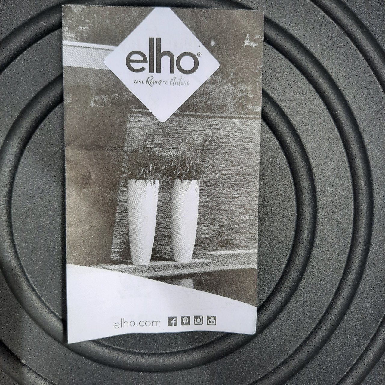 Elho bloembakken antraciet. Binnen en buiten.