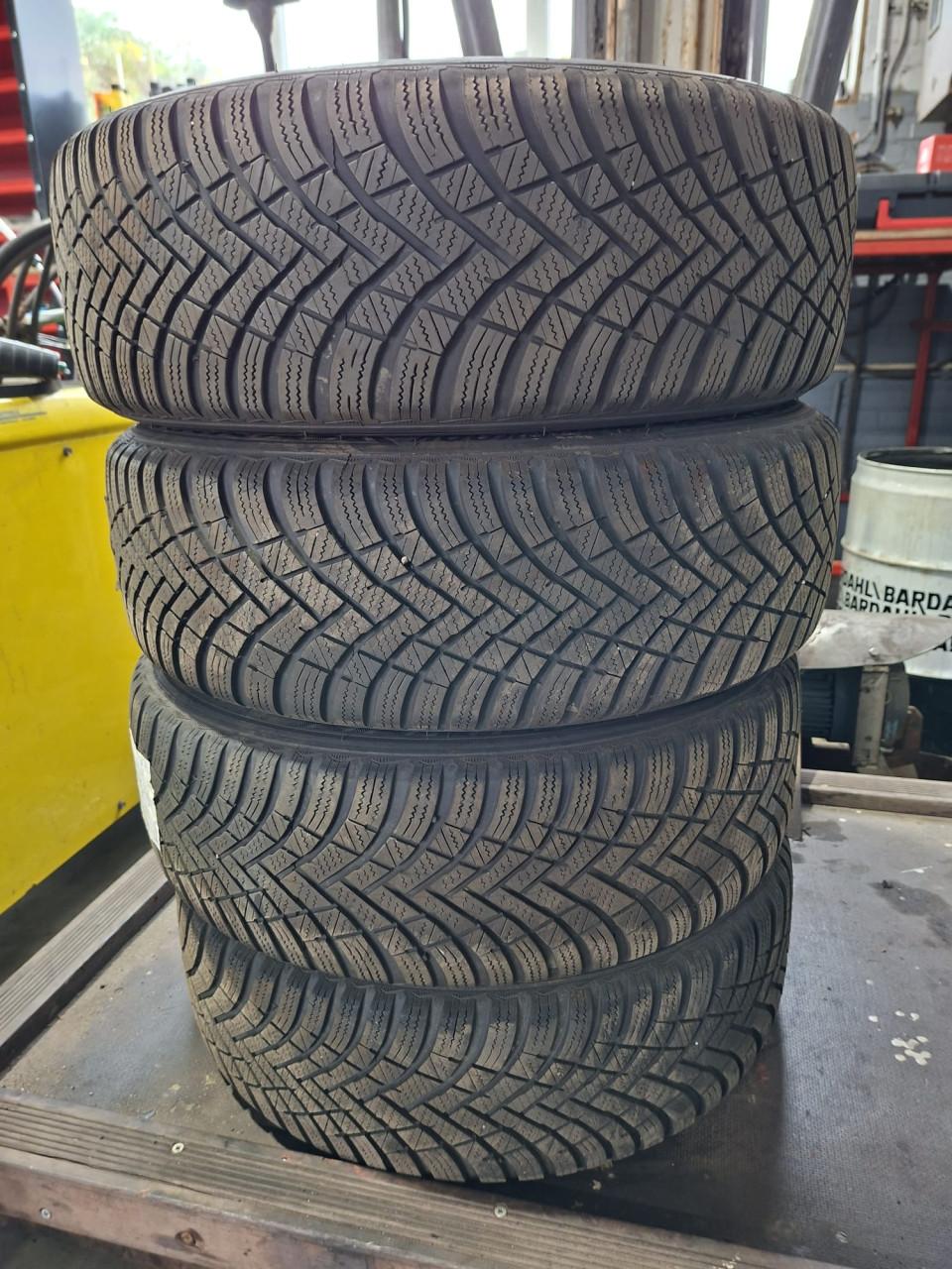 Hankook winterbanden met velgen